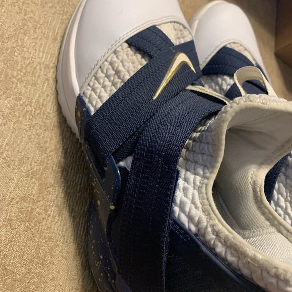 Nike Lebron Soldier Size 5y Used - Picture 4 of 5
